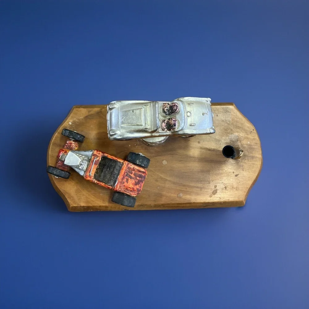 VTG Pencil‎ Stand With Two Old Cars On it